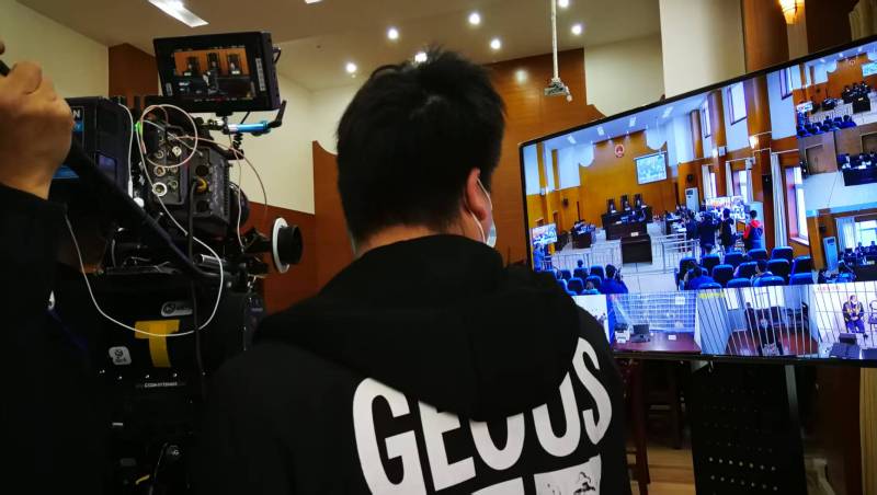 AI生成VS人工创意——武平县广告片拍摄公司的技术浪漫主义实践